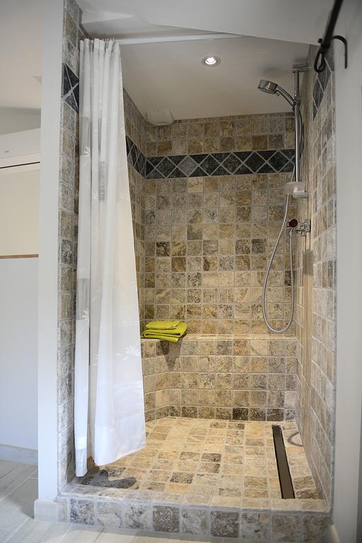 Mas De Carabelle Bed & Breakfast La Roque-Alric Room photo