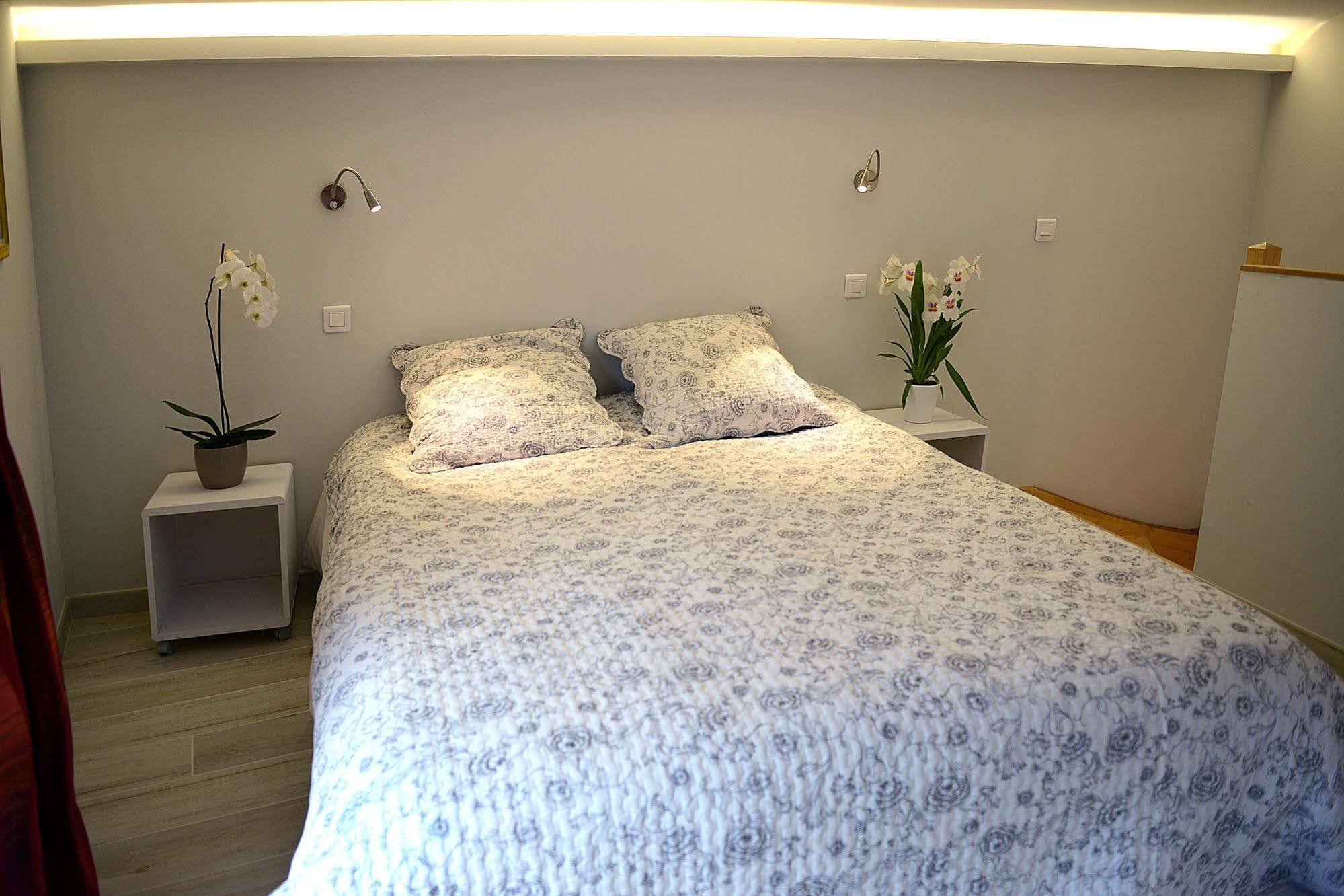 Mas De Carabelle Bed & Breakfast La Roque-Alric Exterior photo